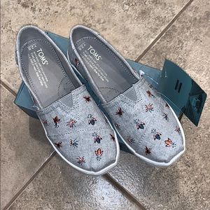 Brand new Kids Toms